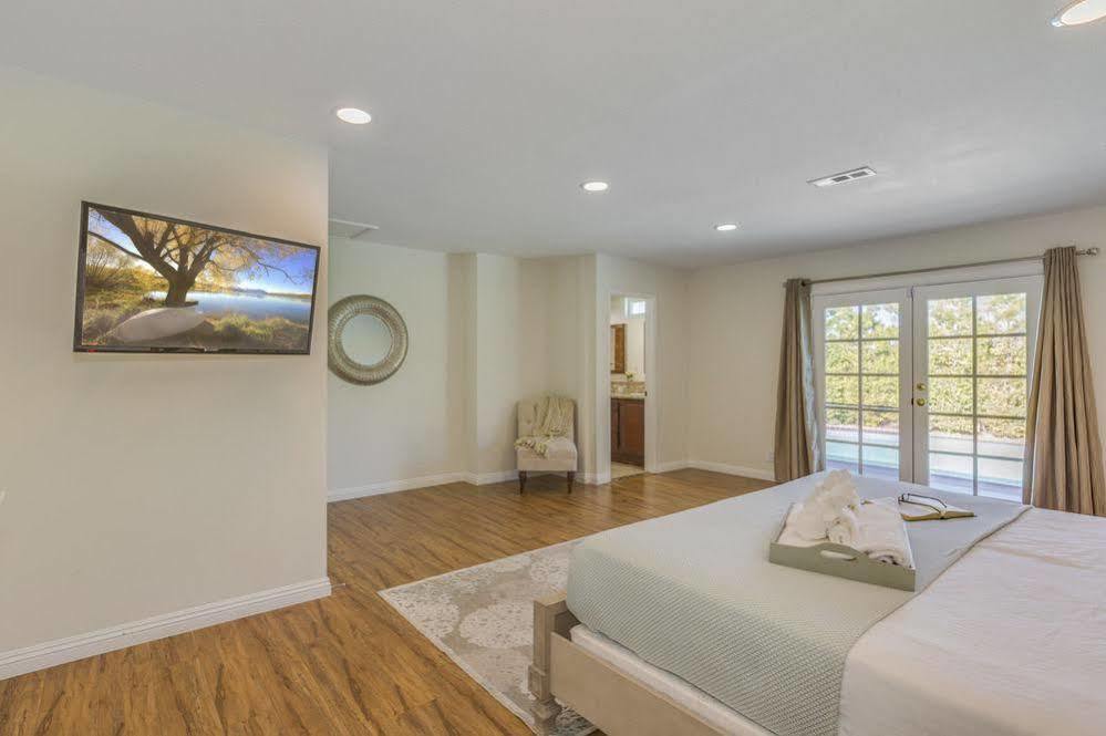 Apartmán Oshkosh Luxurious Escape Anaheim Exteriér fotografie