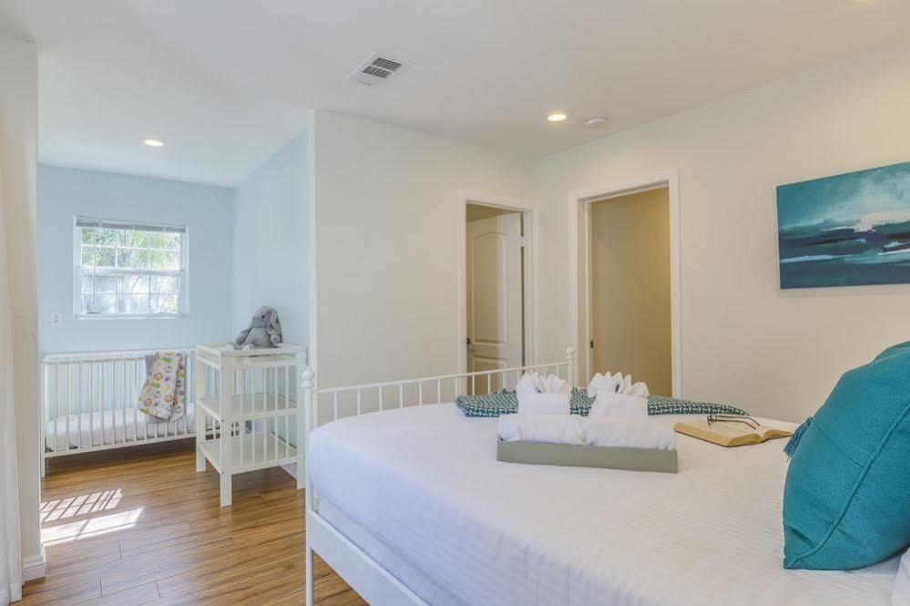 Apartmán Oshkosh Luxurious Escape Anaheim Exteriér fotografie